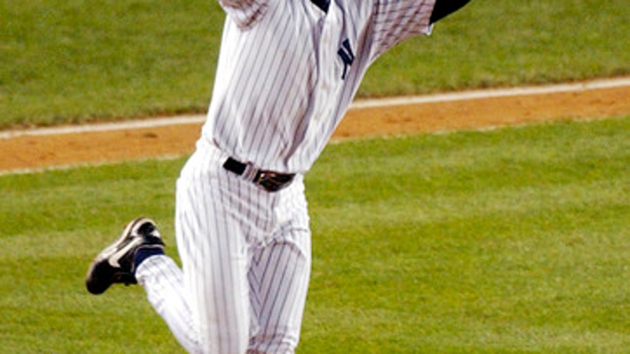 Yanks finalize hiring of 'polished communicator' Aaron Boone
